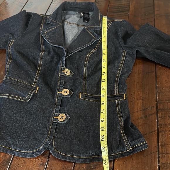 Bisou Bisou Jean Jacket - Picture 3 of 9